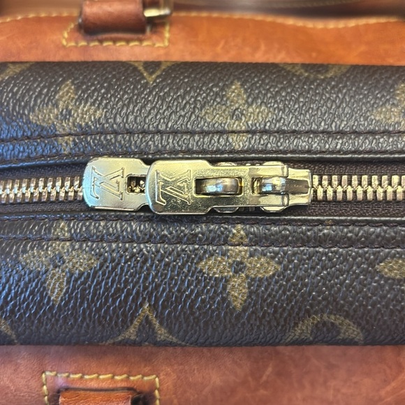 Louis Vuitton Monogram Deavuille Handbag with COA - Picture 10 of 15